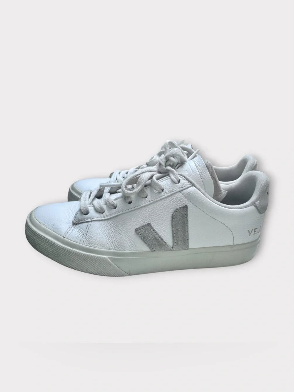 Veja Campo Leather sneakers in an extra white and natural suede colorway size 7